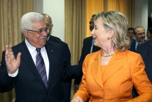 Συνάντηση Κλίντον-Αμπάς με τις ειρηνευτικές συνομιλίες να βρίσκονται σε κίνδυνο