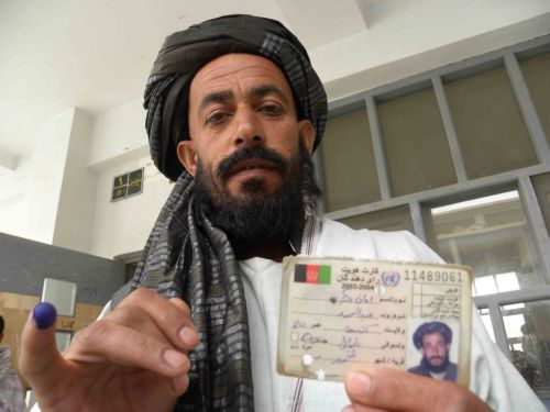 Μαζική συλλογή βιομετρικών δεδομένων από Αφγανούς κάνουν οι συμμαχικές δυνάμεις