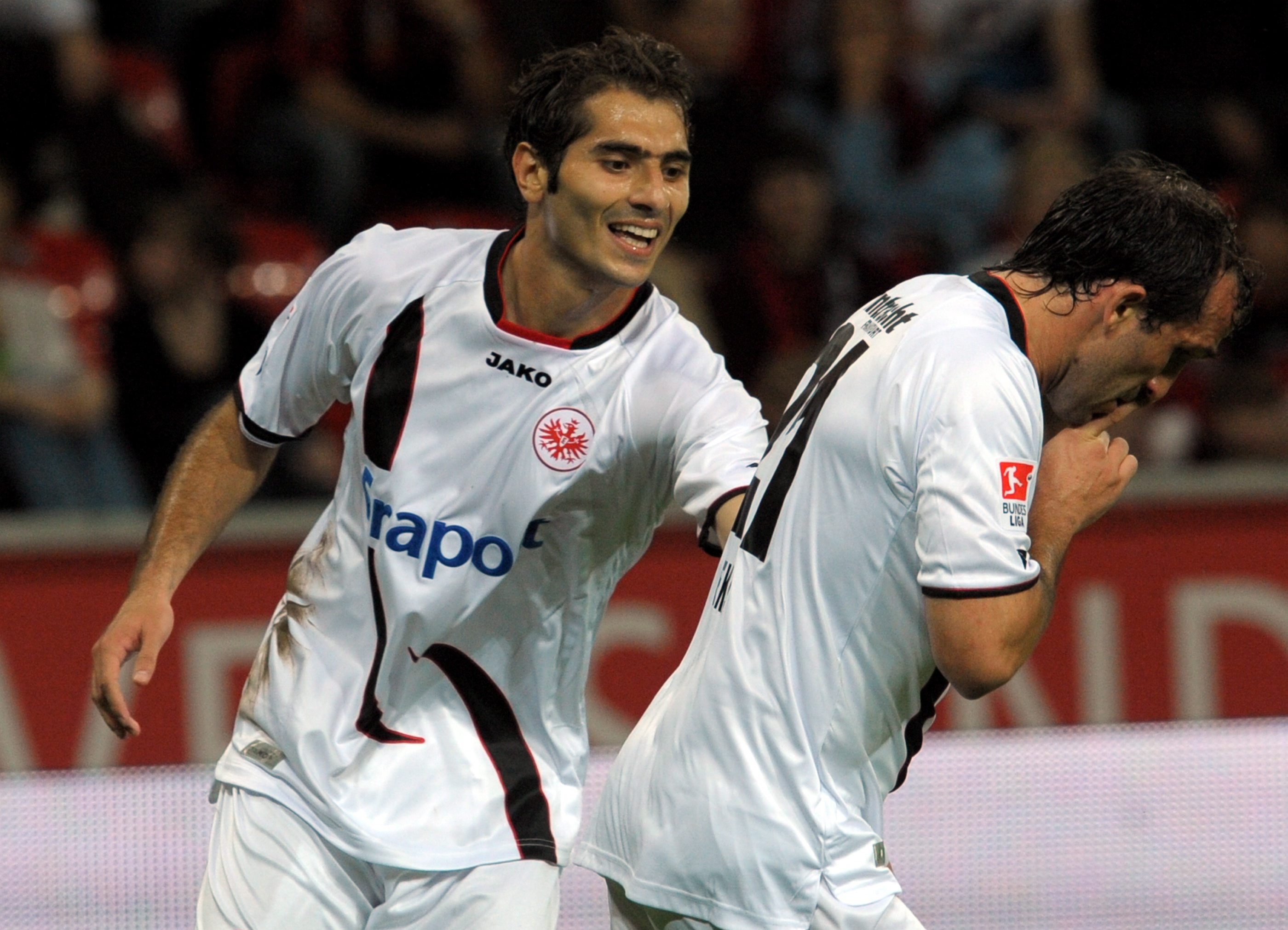 Ο Γκέκας δεν… νίκησε τη Λεβερκούζεν, επιτέλους νίκη για τη Σάλκε