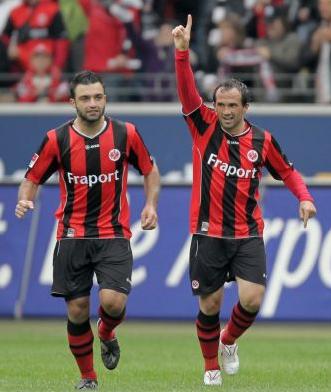 Το τρένο της Μάιντς πέρασε και από το Μόναχο, βρήκε ξανά δίχτυα ο Γκέκας