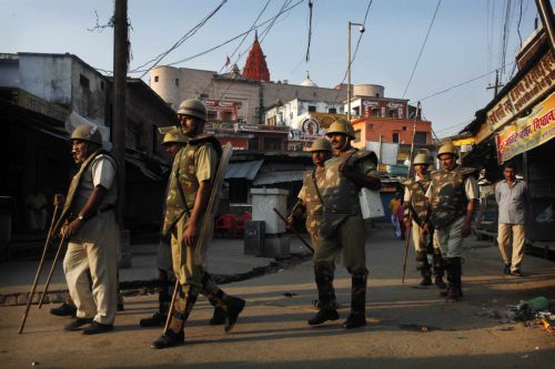 Ινδουιστές και μουσουλμάνοι μοιράζονται ιερό χώρο στην Ινδία