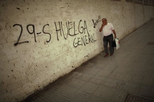 Συμφωνία ισπανικής κυβέρνησης-συνδικάτων για μίνιμουμ υπηρεσίες στη διάρκεια της απεργίας