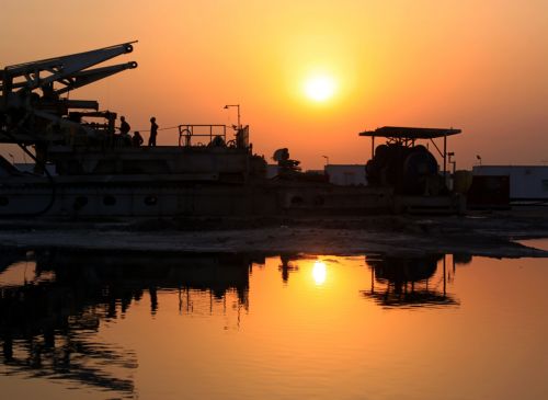 Κάτω από τα 75 δολάρια υποχωρεί το πετρέλαιο