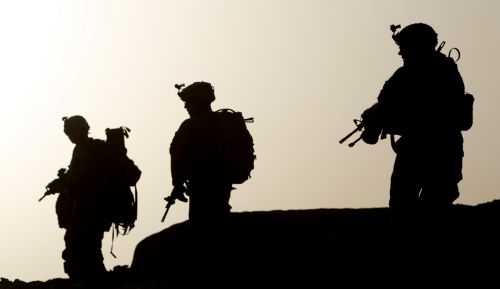 Χιλιάδες αντίτυπα βιβλίου αγόρασε και κατέστρεψε το Πεντάγωνο «για λόγους ασφάλειας»