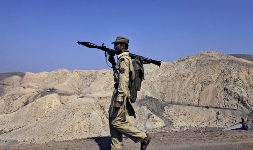 Αιματηρή επίθεση αμερικανικού μη επανδρωμένου αεροσκάφους στο Πακιστάν