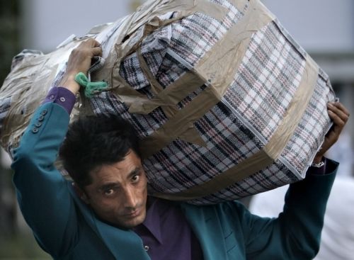 «Ανάρμοστη παρεκτροπή» η παρέμβαση της Κομισιόν για τους Ρομά, λέει το Παρίσι