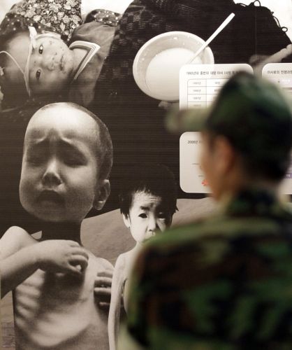 Αντιμέτωπος με λιμό ο Βορράς ζητά βοήθεια σε ρύζι από τη Νότιο Κορέα