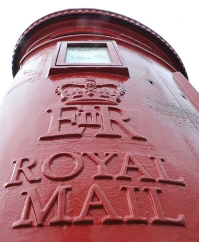 Μερική ιδιωτικοποίηση ή πώληση εξετάζει η βρετανική κυβέρνηση για τα Βασιλικά Ταχυδρομεία