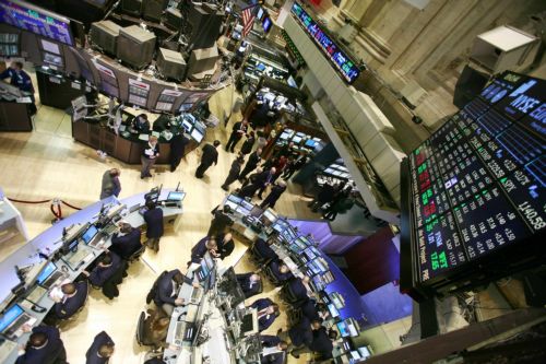 Μικρή άνοδος στα ευρωπαϊκά χρηματιστήρια, μεικτά πρόσημα στη Γουόλ Στριτ την Τρίτη