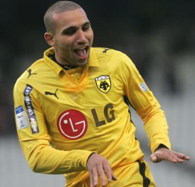 Ο Τζιμπούρ ανανέωσε με την ΑΕΚ ως το 2013