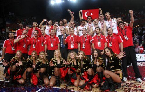 Μπόνους 20 εκατ. δολ. και από ένα σπίτι στους Τούρκους διεθνείς