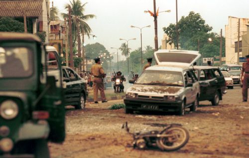 Δεκάδες νεκροί σε έκρηξη στη Σρι Λάνκα