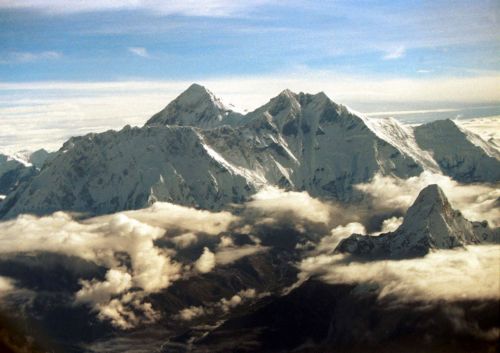 Σεισμοί αποκαλύπτουν πώς η Ινδία γλιστρά κάτω από το Θιβέτ
