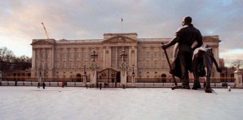 Επίδομα θέρμανσης ζήτησε από την κυβέρνηση Μπλερ η βασίλισσα Ελισάβετ