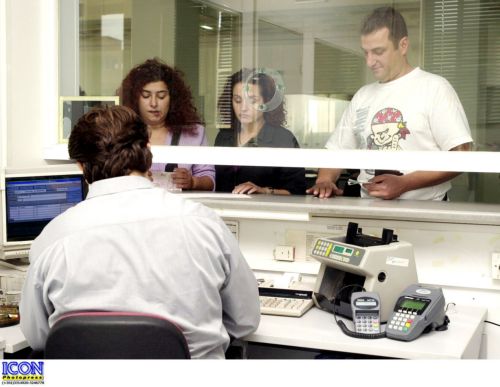 Μικρή παραμένει η προσέλευση των πολιτών στις Πολεοδομίες για τους ημιυπαίθριους