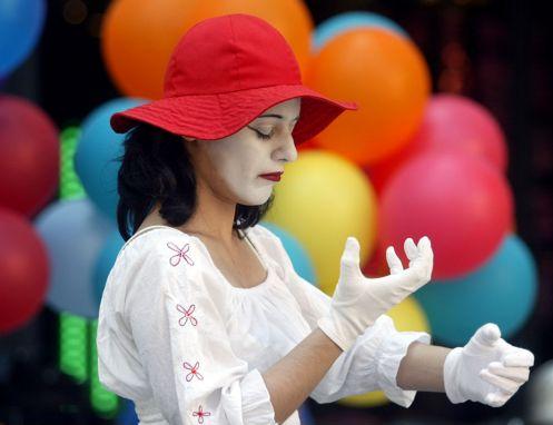 Θέατρο δρόμου στην Αθήνα από τις 30 Σεπτεμβρίου έως τις 4 Οκτωβρίου