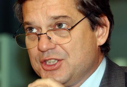 Η έξοδος της Ελλάδας από το ευρώ θα την οδηγούσε την πτώχευση, λέει στέλεχος της ΕΚΤ