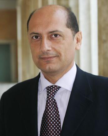 Υπό αναίρεση η αθώωση Μαντούβαλου για την υπόθεση του παραδικαστικού