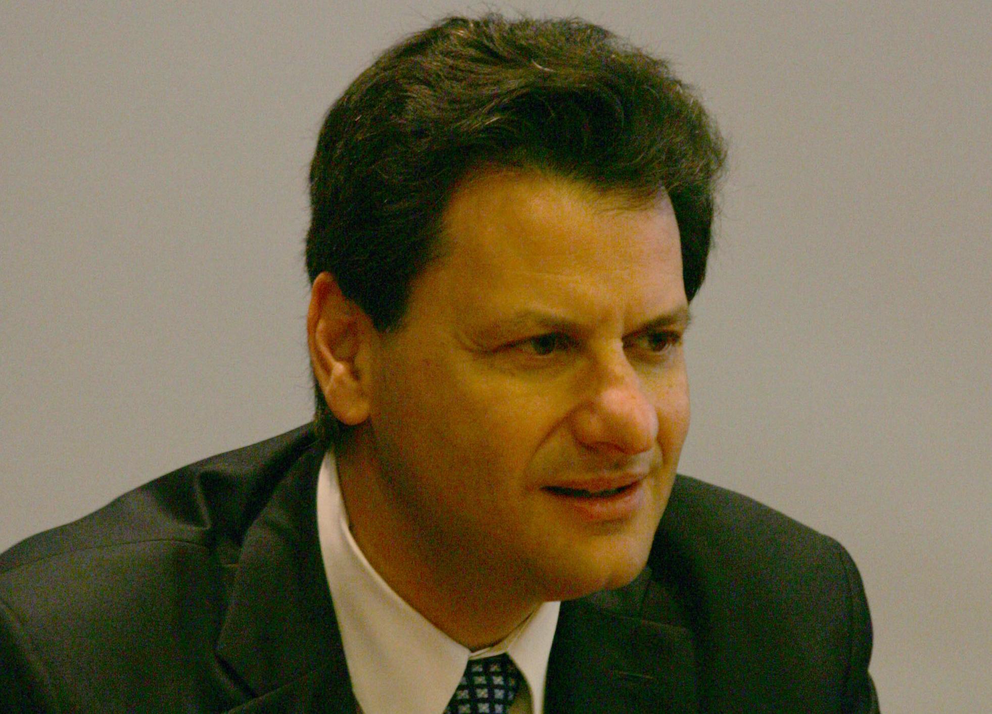 Δεν παραιτείται από το Ευρωκοινοβούλιο ο Θ.Σκυλακάκης