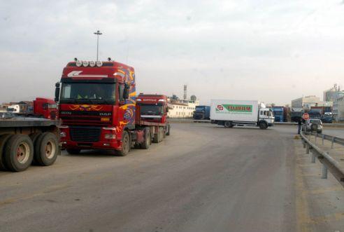 Μπλόκο στο λιμάνι της Θεσσαλονίκης από τους μεταφορείς