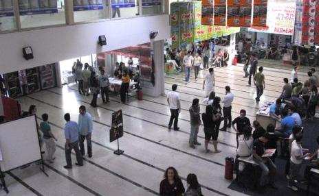 «Αιώνιοι» φοιτητές στην ηλεκτρονική τσιμπίδα του υπουργείου Παιδείας