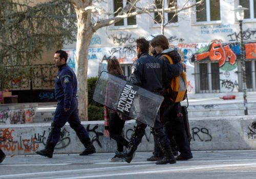 Δικαστική παραπομπή 11 ατόμων στη Λάρισα για τα επεισόδια το Δεκέμβριο του 2008