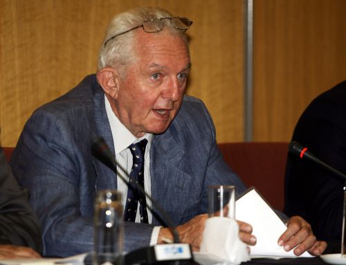 Την απαγγελία κατηγορίας σε βάρος του Π.Βουρλούμη ζητεί η Εξεταστική για τη Siemens