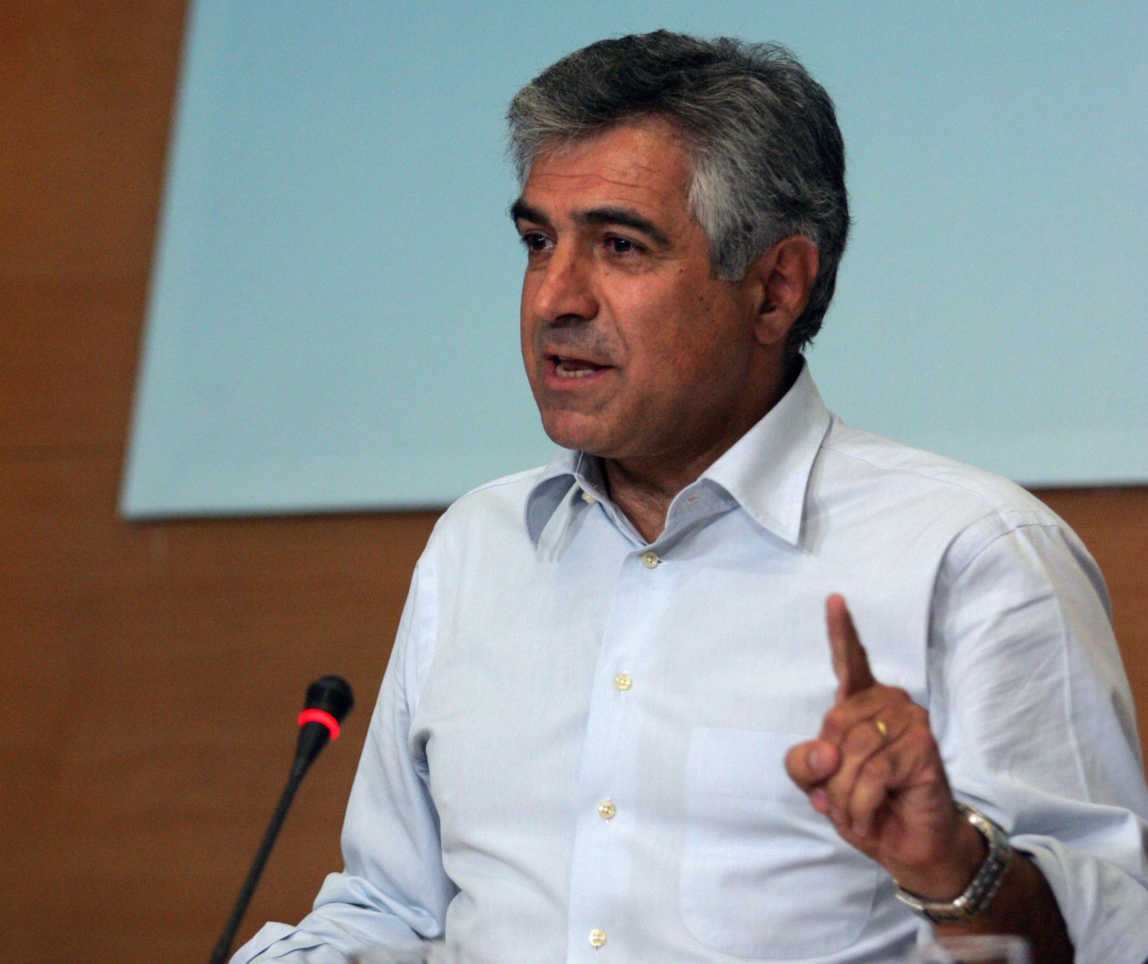 Επίθεση του γραμματέα του ΠΑΣΟΚ εναντίον της αντι-μνημονιακής γραμμής Σαμαρά