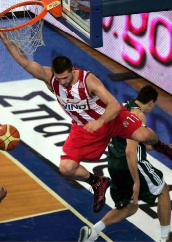 «Οι Έλληνες οπαδοί έκαναν σαν ζώα» λέει ο Κλέιζα