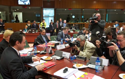 «Πράσινο φως» για τη δεύτερη δόση από Eurogroup και ΔΝΤ