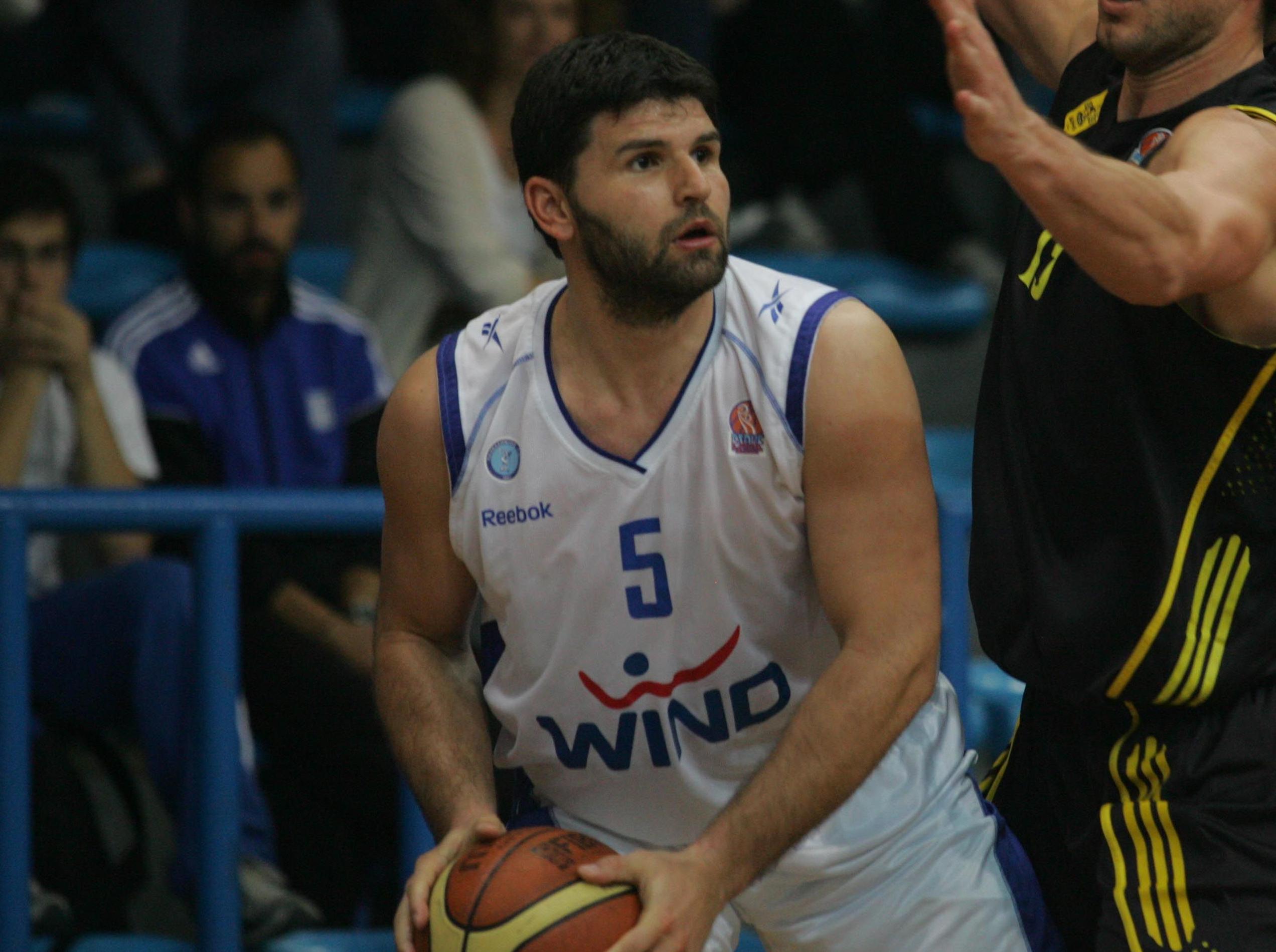 Ο Παπαμακάριος παρέμεινε στο ρόστερ του Πανελληνίου