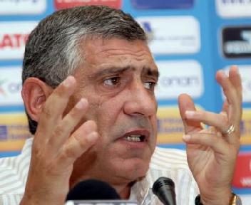 Να «παντρέψει» το καλό ποδόσφαιρο με το αποτέλεσμα θέλει ο Σάντος