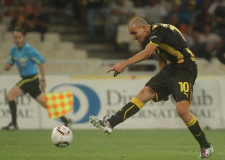 Υπογράφει ο Τζιμπούρ και μένει μέχρι το 2013