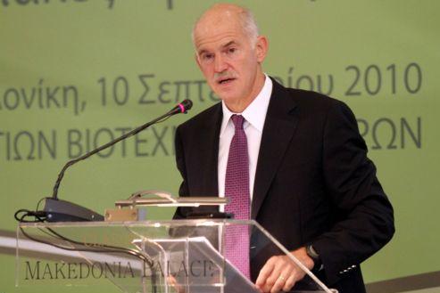 Στηρίζουμε την επιχειρηματικότητα, διαβεβαίωσε εμπόρους και βιοτέχνες ο Γ.Παπανδρέου