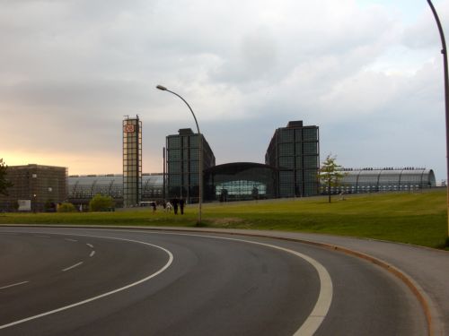 Καθησυχαστική η Γερμανία στις προειδοποιήσεις των ΗΠΑ για πιθανή τρομοκρατική επίθεση