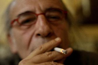 Από άνοια και νόσο Αλτσχάιμερ κινδυνεύουν οι καπνιστές