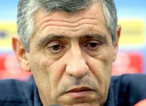 Ο Σάντος δηλώνει ενοχλημένος από τις αποχωρήσεις των Γκέκα, Κυργιάκου