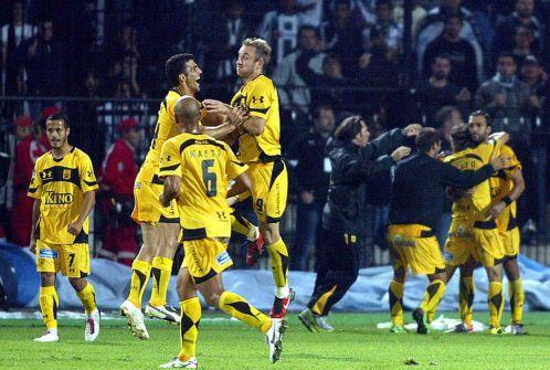 Γλέντι στο «Βικελίδης» από τους οπαδούς, χαμηλοί τόνοι από Κούπερ και παίκτες