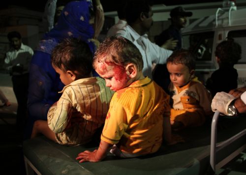 Διπλή επίθεση αυτοκτονίας με τουλάχιστον οκτώ νεκρούς στο Πακιστάν