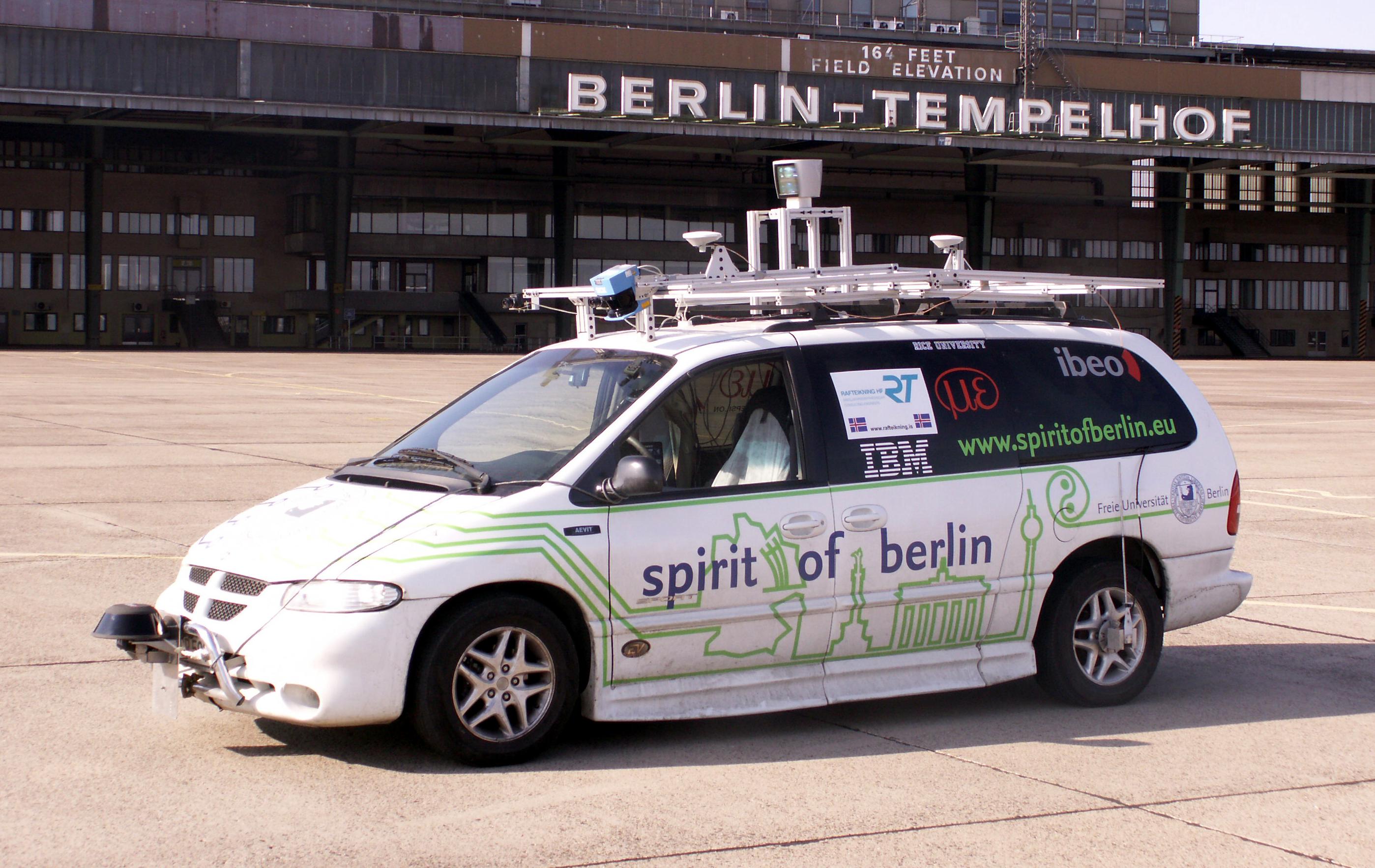 Αυτοκίνητο χωρίς οδηγό βγαίνει για βόλτες στο Βερολίνο