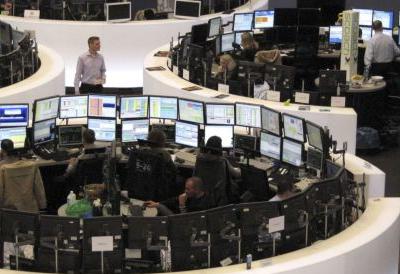 Περιορίζονται οι φόβοι στις αγορές για τον κίνδυνο «άμεσης» χρεοκοπίας της Ελλάδας