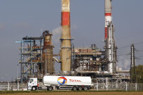 Βραδύτερη ανάκαμψη της γαλλικής οικονομίας το 2011 βλέπει γαλλικό ινστιτούτο