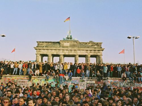 Δύο κάτοικοι της Γερμανίας θυμούνται πώς είναι να ζεις σε μια μοιρασμένη χώρα
