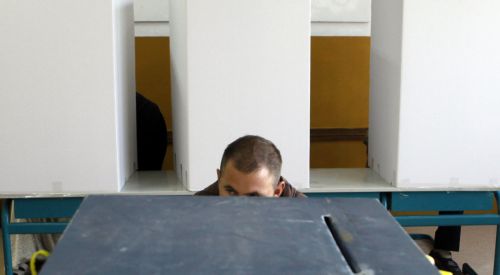 Κρίσιμες εκλογές στη Βοσνία, με τους πολιτικούς να επισείουν το κίνδυνο διάσπασης