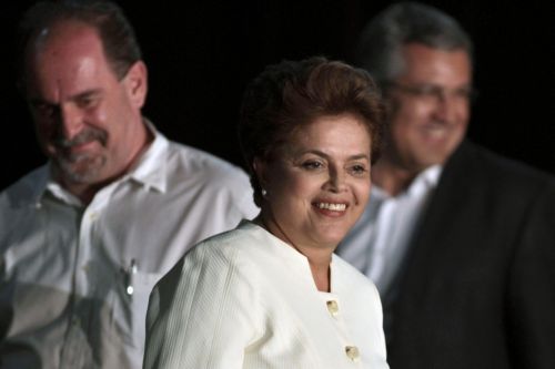 Ντίλμα Ρούσεφ VS Ζοζέ Σέρα στον δεύτερο γύρο των προεδρικών εκλογών στη Βραζιλία