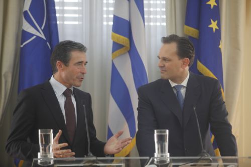 Η ένταξη της ΠΓΔΜ στο ΝΑΤΟ περνά από τη λύση στο θέμα του ονόματος, επαναλαμβάνει η Συμμαχία