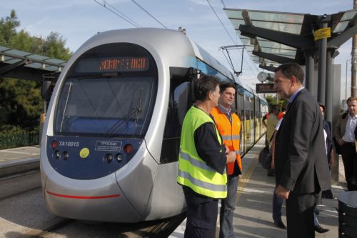 Ταχύτερες διαδρομές με το Τραμ υπόσχεται το «πράσινο κύμα» στα φανάρια