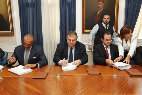 Ξαφνική εμπλοκή προέκυψε στη συμφωνία για τα Ναυπηγεία Σκαραμαγκά και τα υποβρύχια