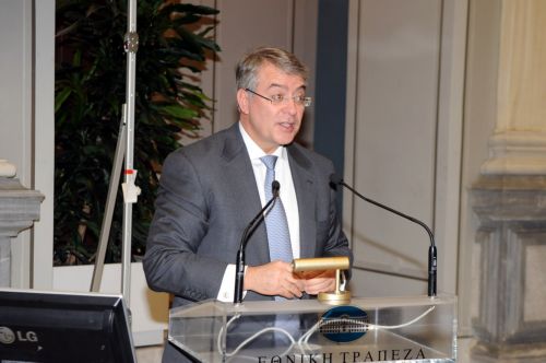 Προτεραιότητα το άνοιγμα της διατραπεζικής αγοράς, όχι οι συγχωνεύσεις, λέει η Εθνική