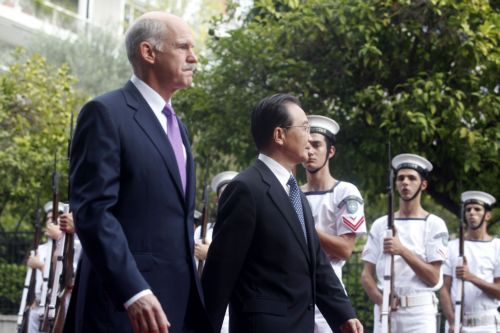 Στην Αθήνα η κινεζική αντιπροσωπεία υπό τον πρωθυπουργό Γουέν Τζιαμπάο